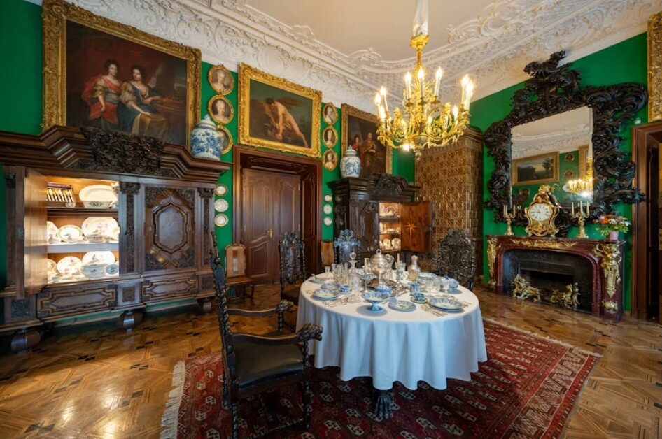 Antiques buyers West Palm Beach South Florida. Updated 2025